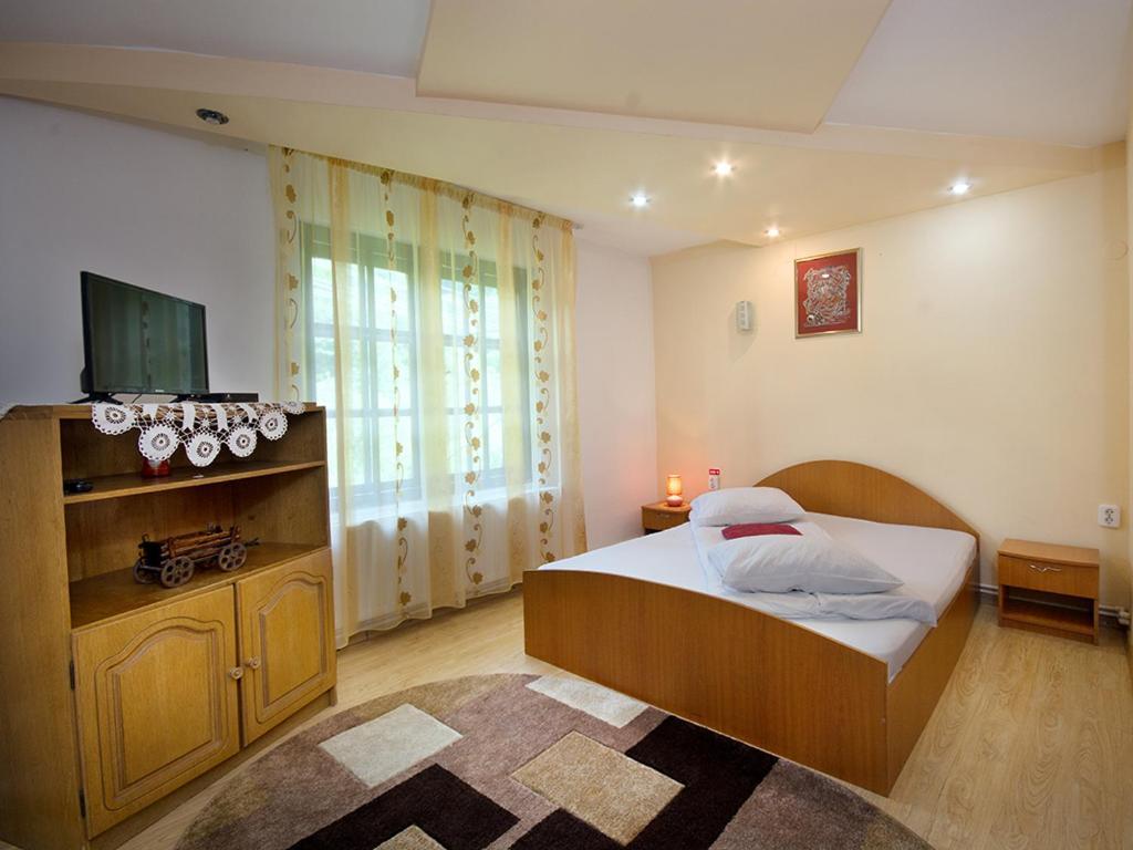 Pensiunea Bobu Hotel อิซโวรู มุนเตลุย ภายนอก รูปภาพ